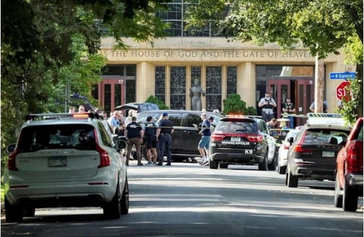 Tiroteo en la escuela católica deja dos menores muertos