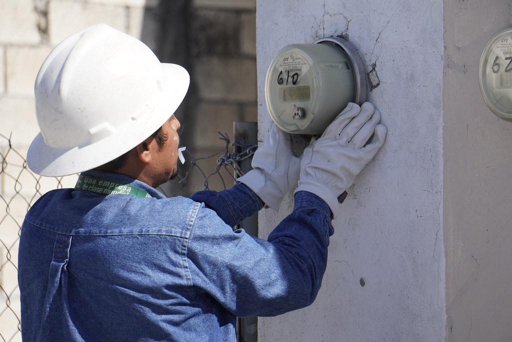 Falla eléctrica deja sin luz a millones en la Península de Yucatán