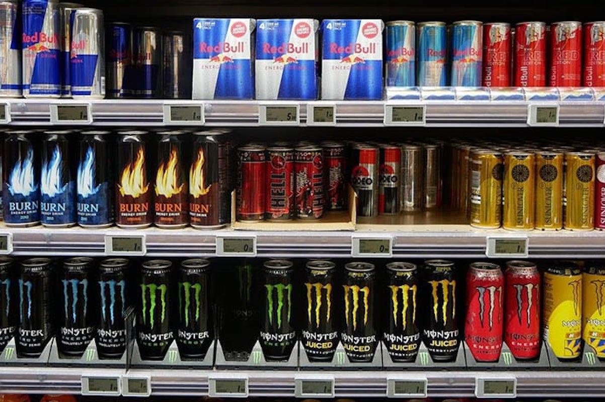 Las bebidas energizantes ya no estarán disponibles para niños y adolescentes en México