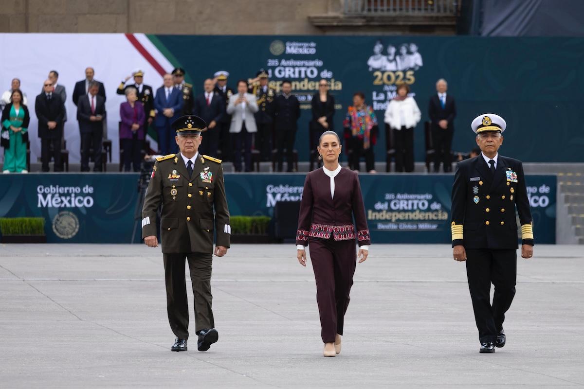 Claudia Sheinbaum encabeza el desfile del 16 de septiembre