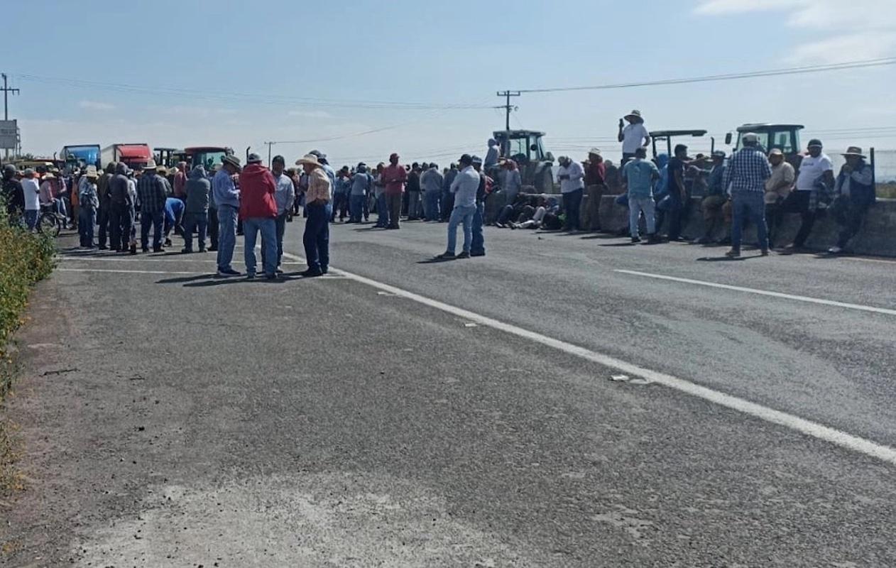 Bloqueos carreteros en Guanajuato rompen cadenas de distribución