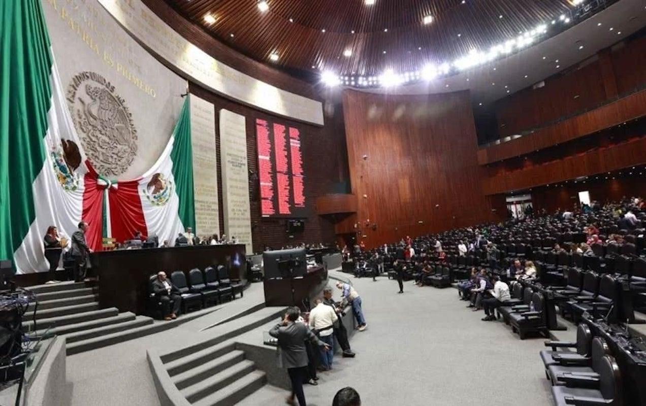 Diputados van por aumento de precio a bebidas, cigarros, videojuegos