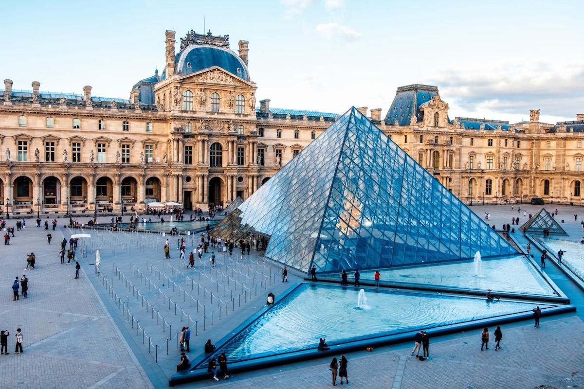 Museo de Louvre sufrió millonario robo este domingo 