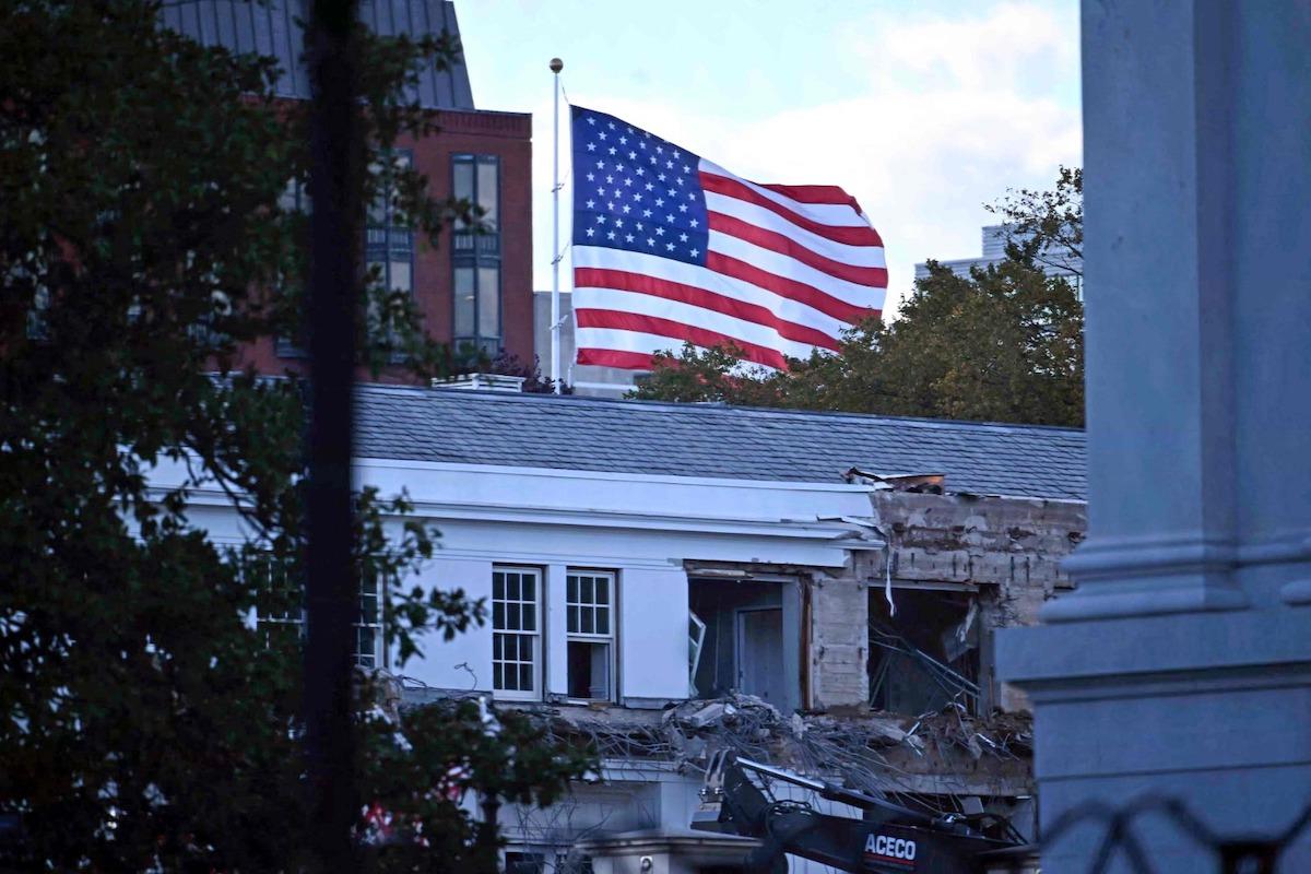 Donald Trump manda derribar el ala este de la Casa Blanca