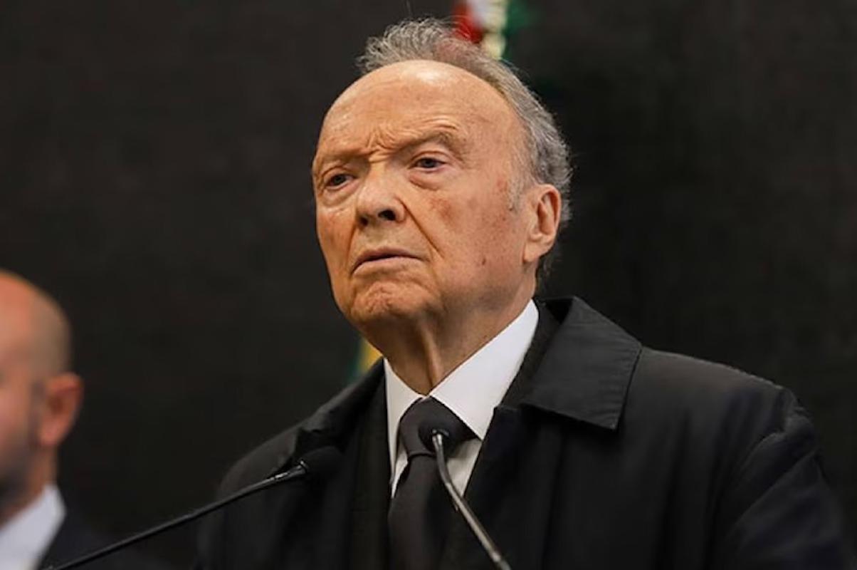 ¿Gertz Manero renunció a la FGR?