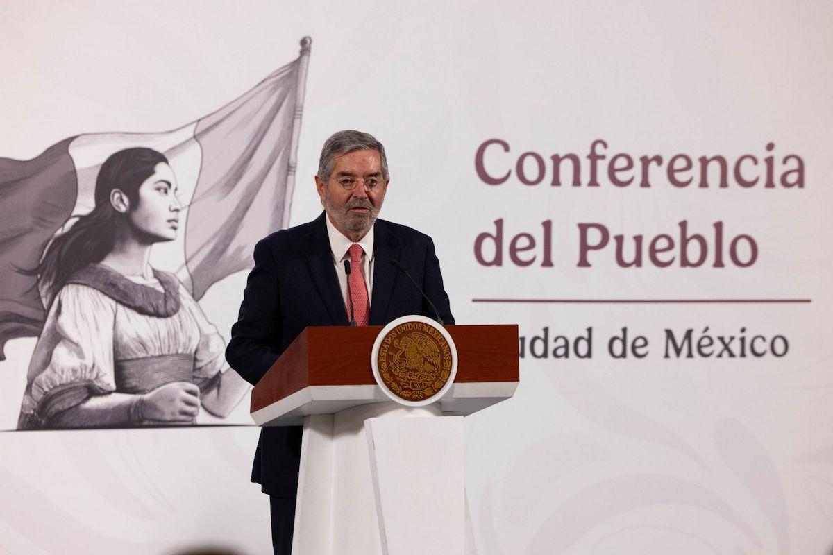 Juan Ramón De la Fuente toma licencia por cirugía; Roberto Velasco asume la SRE