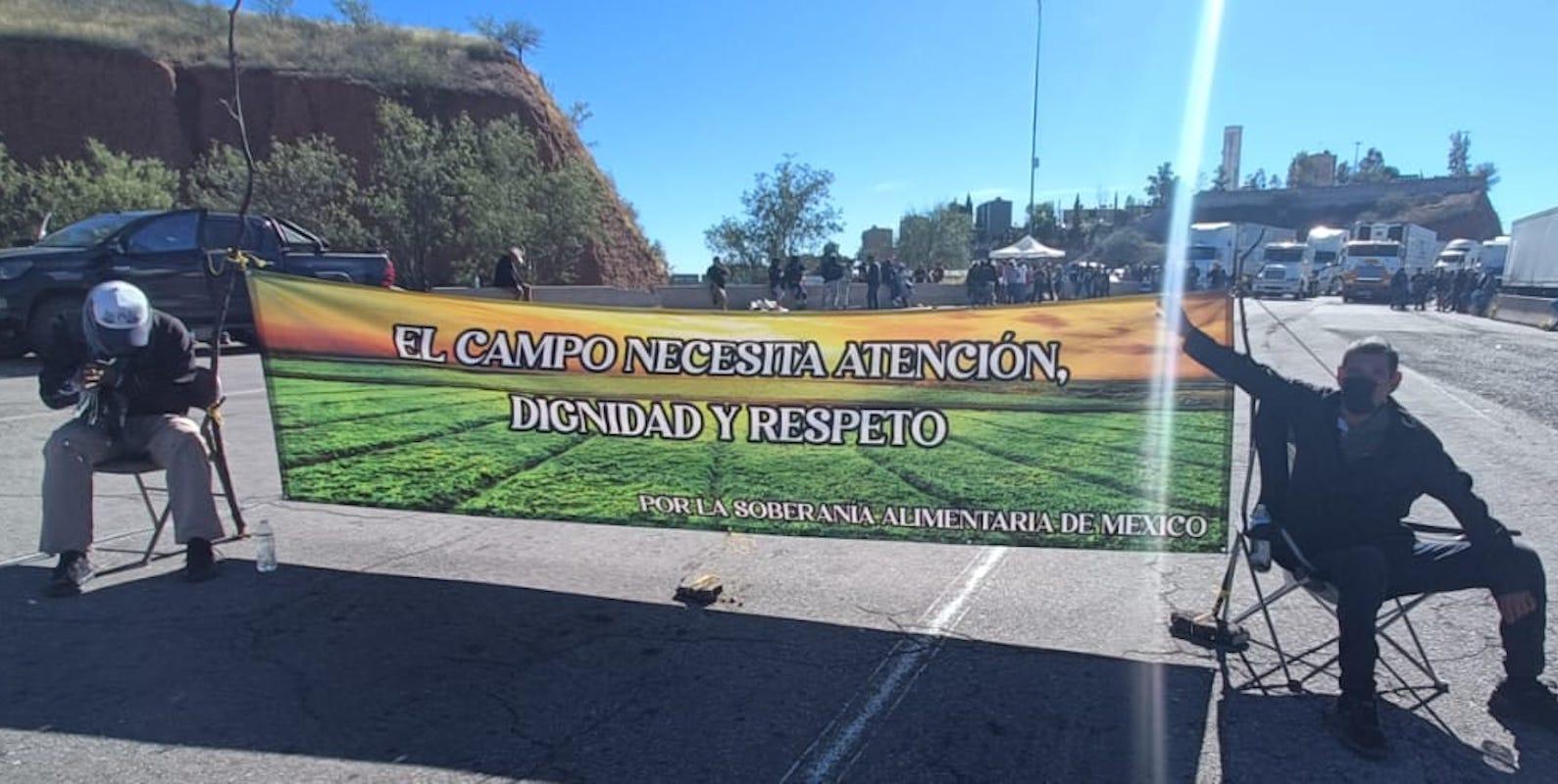 Agricultores, ganaderos y transportistas se manifiestan en la Garita Mariposa de Nogales