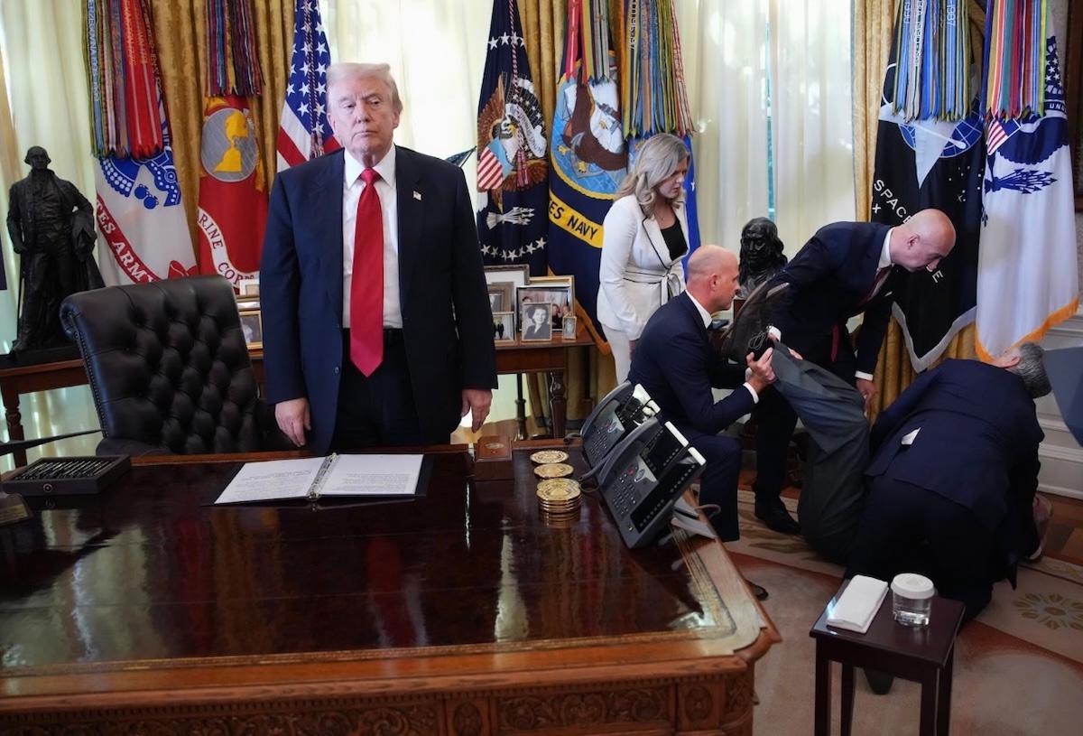 Ejecutivo de farmacéutica se desvaneció en el Despacho Oval de Trump 