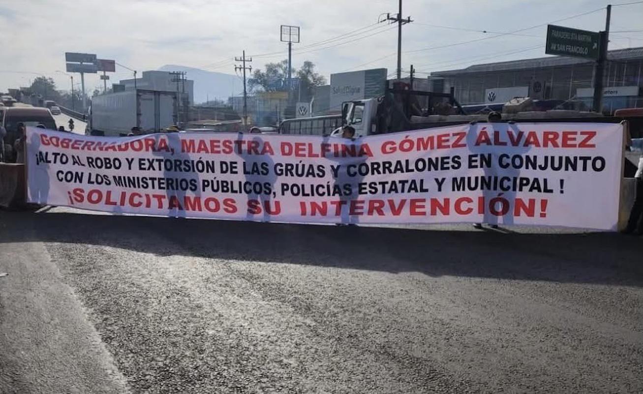 Transportistas levantan bloqueos en Edomex para exigir fin de extorsiones