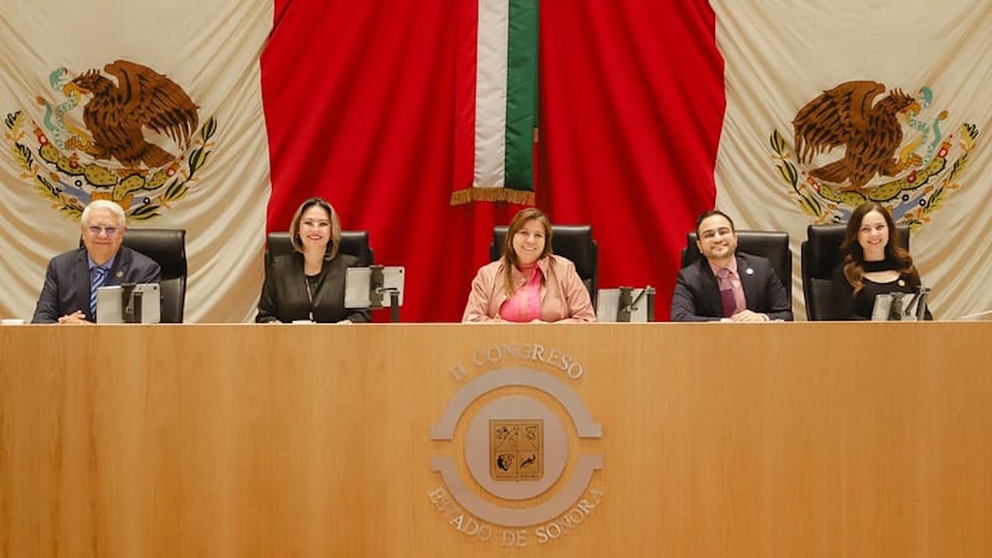Valida Congreso de Sonora renuncia de Castro Castro