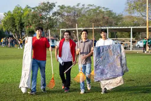 Jóvenes rehabilitan más de 10 mil canchas para el Mundial Social 2026