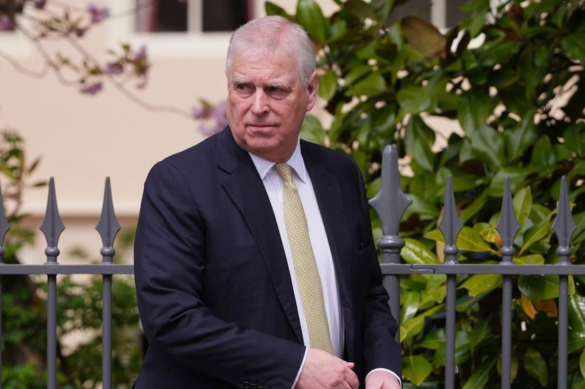 Detienen al príncipe Andrés en Londres