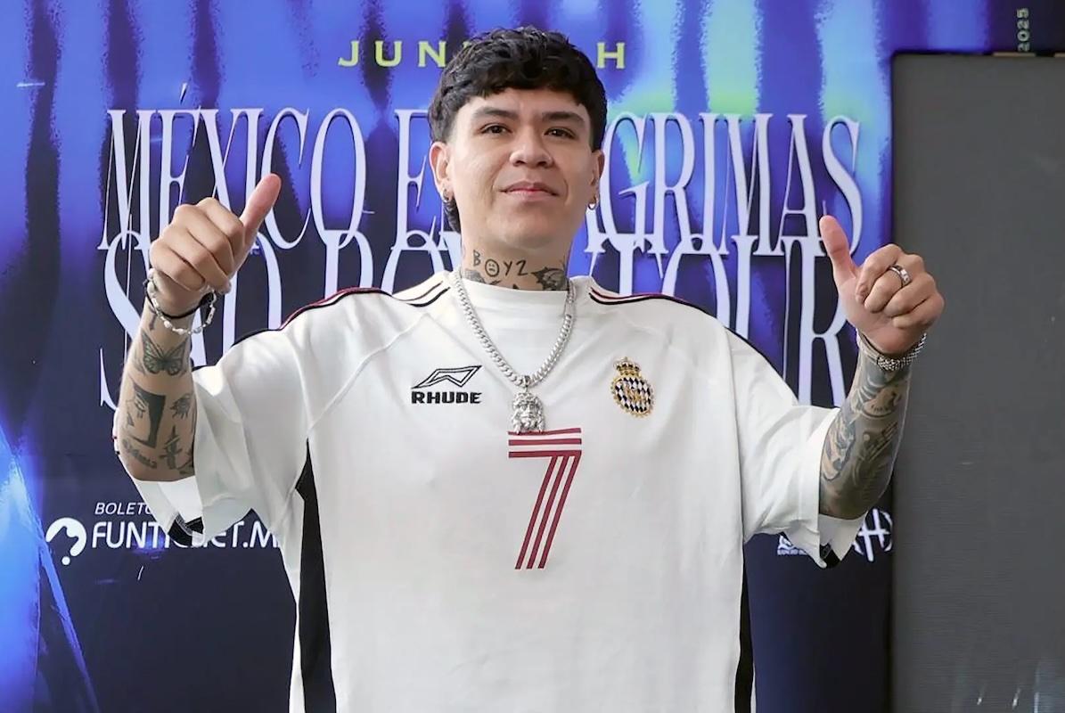 Junior H prepara un San Valentín triste con su nuevo disco