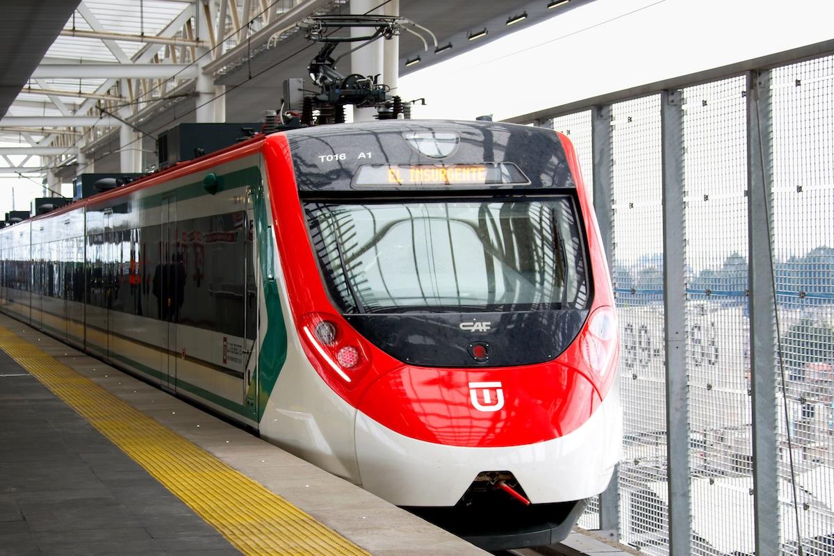 El Insurgente: horarios, tarifas, estaciones y conexiones