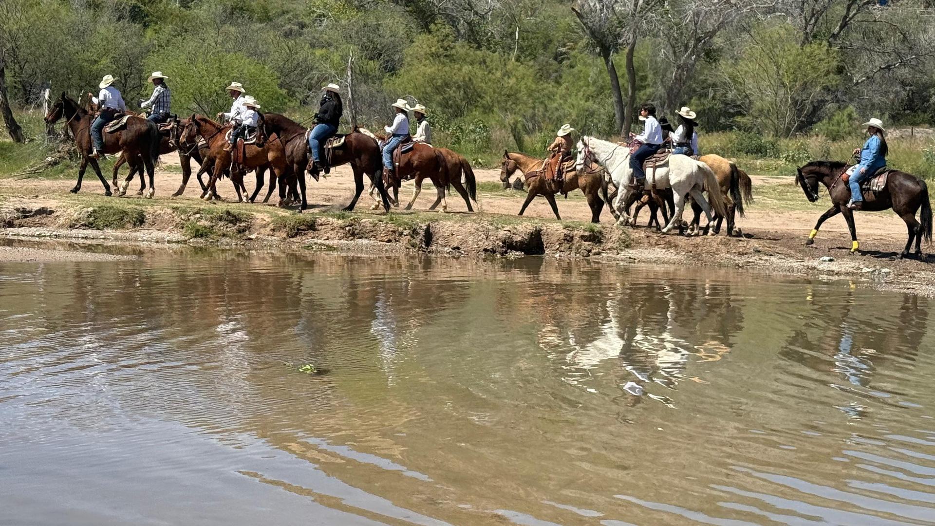 Conmemoran con cabalgata el 315 aniversario luctuoso del Padre Kino