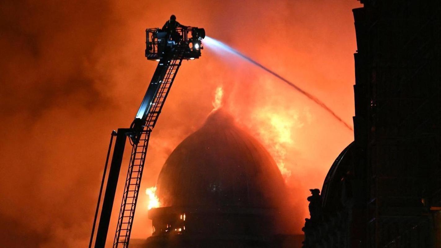 Incendio provoca el colapso de una cúpula victoriana en Glasgow