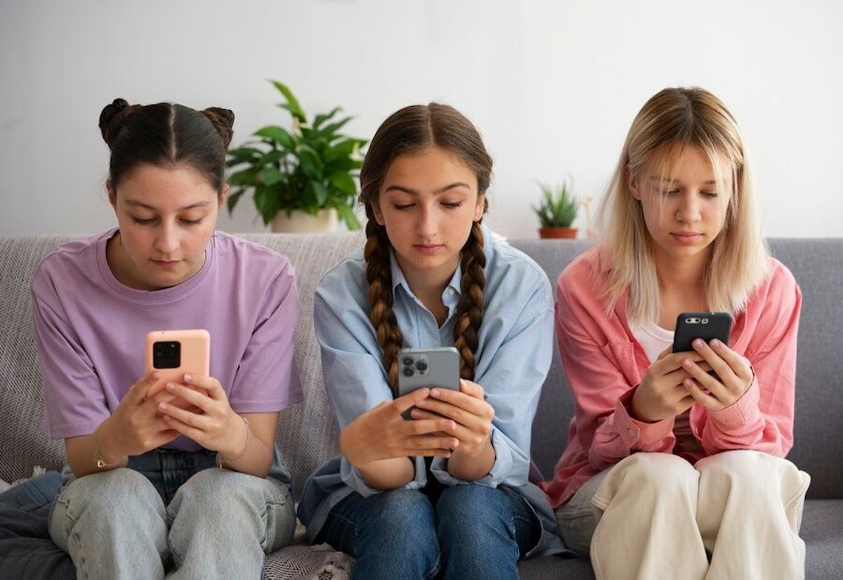 Más allá del like: cómo las redes sociales moldean tu identidad