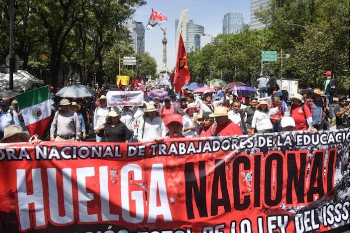 ¿Qué está pidiendo la CNTE en sus bloqueos? 