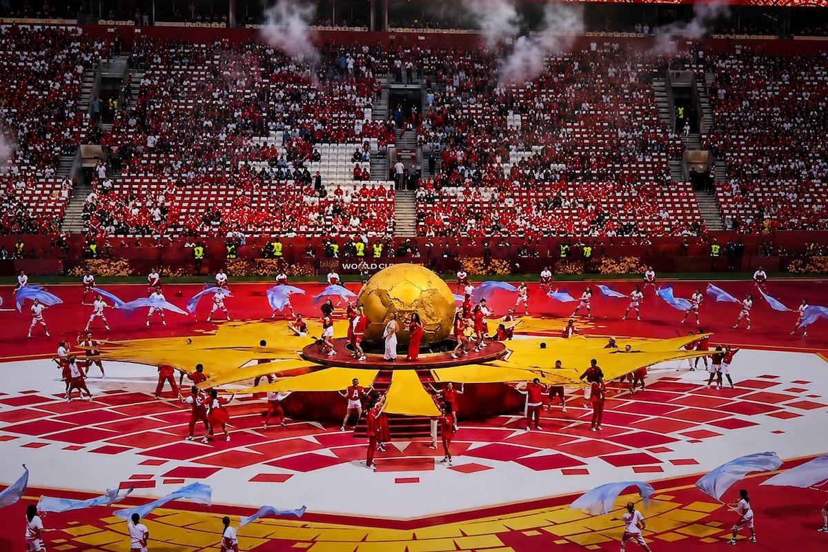 Canadá inaugura el mundial, pero no llena el estadio