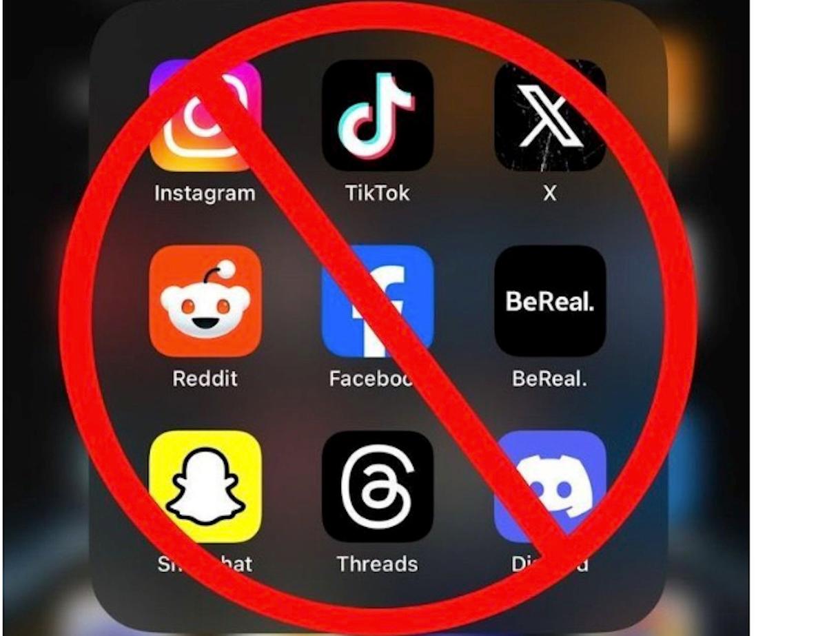 Reino Unido va por la prohibición de redes sociales para niños y adolescentes