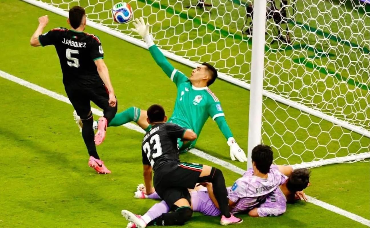 Raúl Tala Rangel se llevó la noche en el Estadio Guadalajara