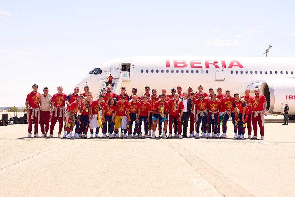 ¡Locura total! España recibe a su selección tras gana el Mundial