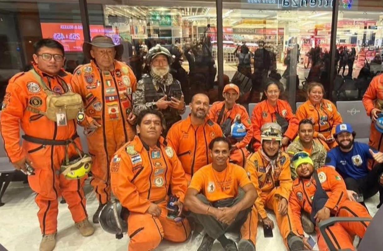Topos Tlatelolco llegaron a Colombia para rescatar gente atrapada por el sismo