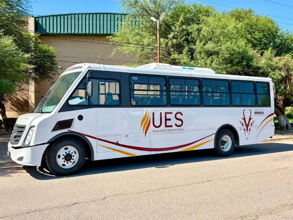 Reciben al alumnado de la UES con nuevos espacios educativos y unidades de transporte