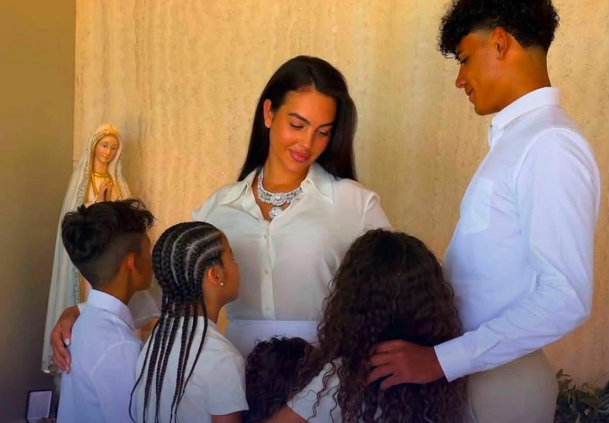 Georgina Rodríguez adopta a los hijos de Cristiano Ronaldo y se convierte legalmente en su mamá