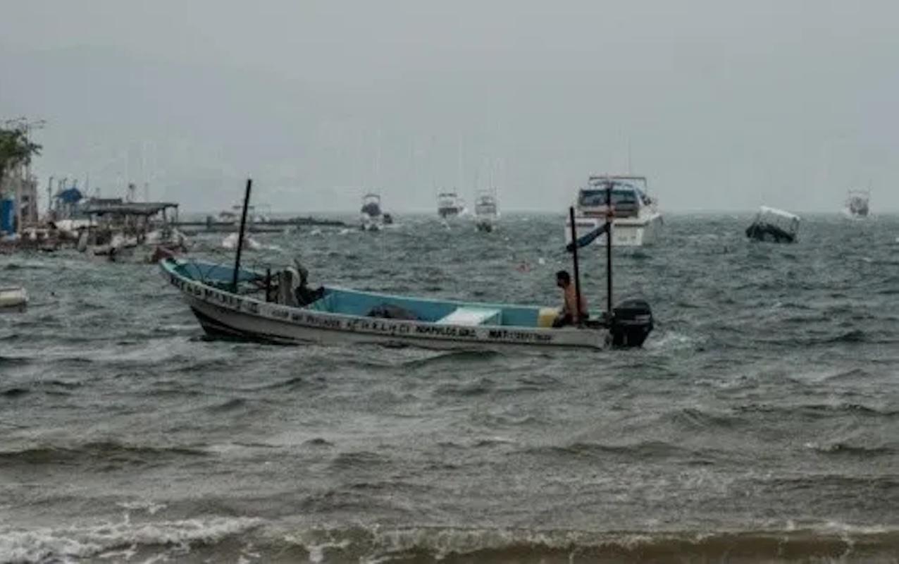 Huracán Polo se degrada a categoría 1 y avanza por el Golfo de California