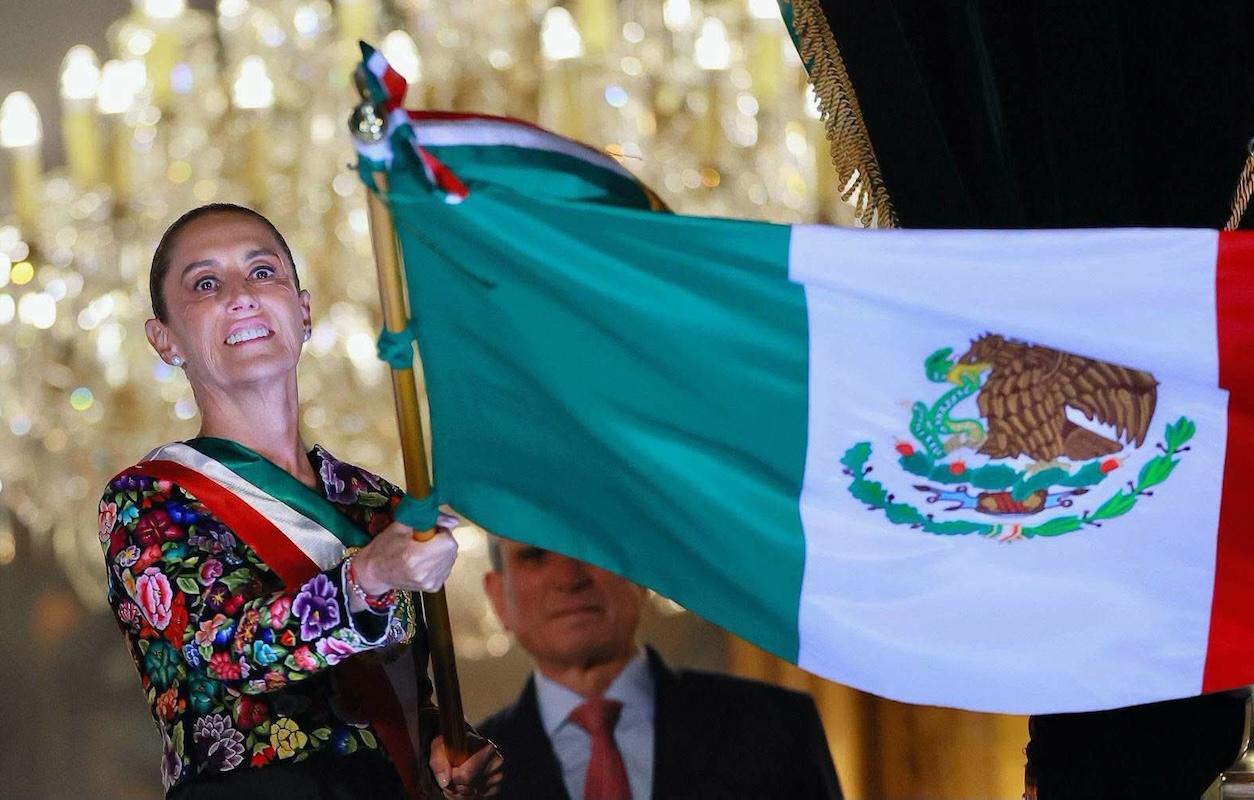 De Juchitán a Palacio Nacional: la historia detrás del vestido que usó Sheinbaum en el Grito
