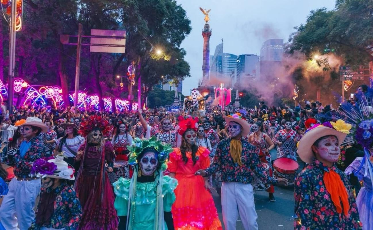 Madres buscadora se unieron a la procesión de Catrinas 2026