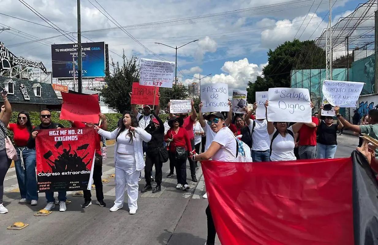 Trabajadores del IMSS en León realizan quinta protesta