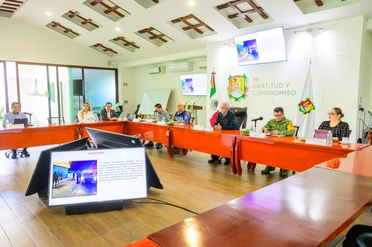 Dan seguimiento al huracán Simon en Nayarit