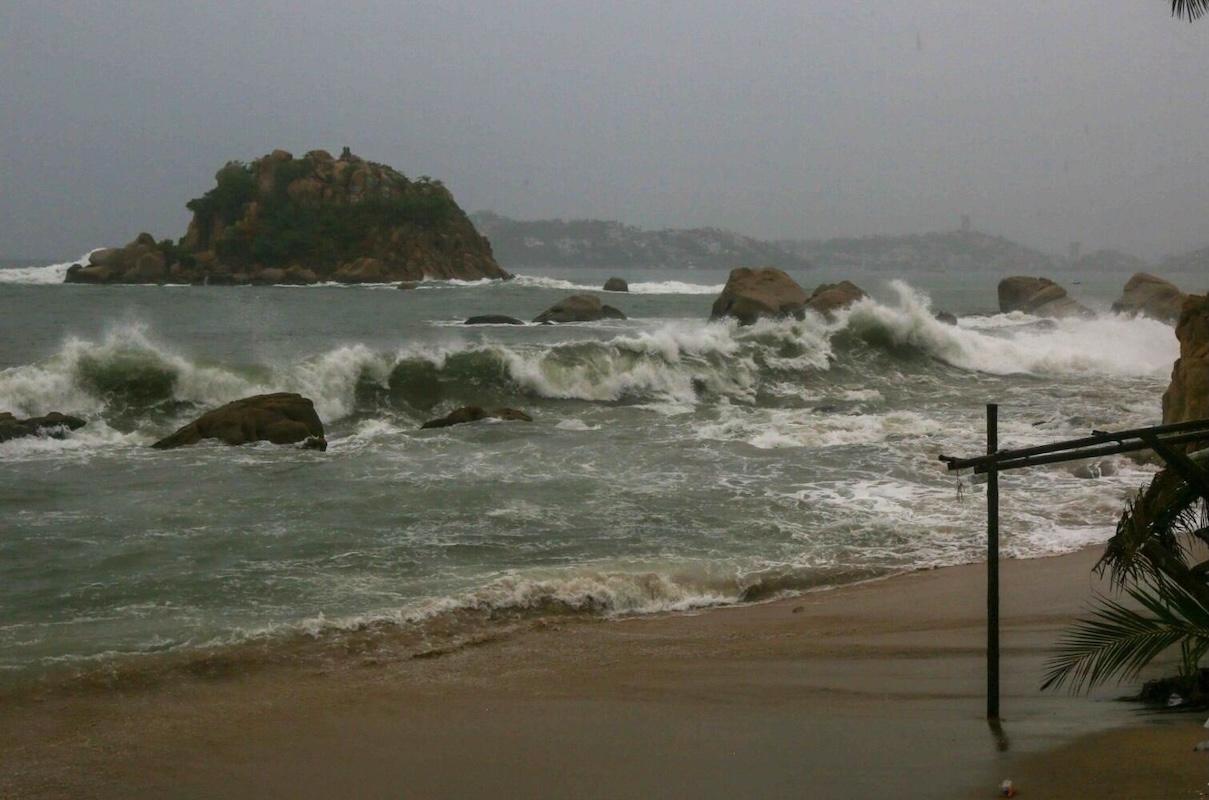 Se forma la tormenta tropical Vance al sur de Guerrero; prevén que gane fuerza