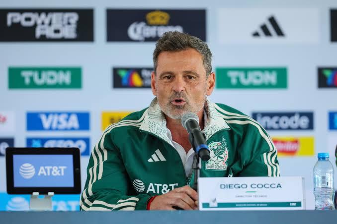 La afición del Tri abuchea a Diego Cocca