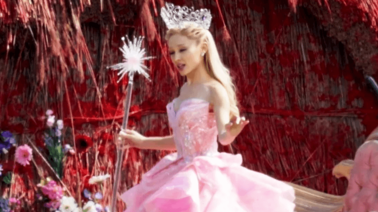 Ariana Grande como Glinda en Wicked