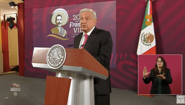 AMLO felicita al Canelo y a Checo Pérez