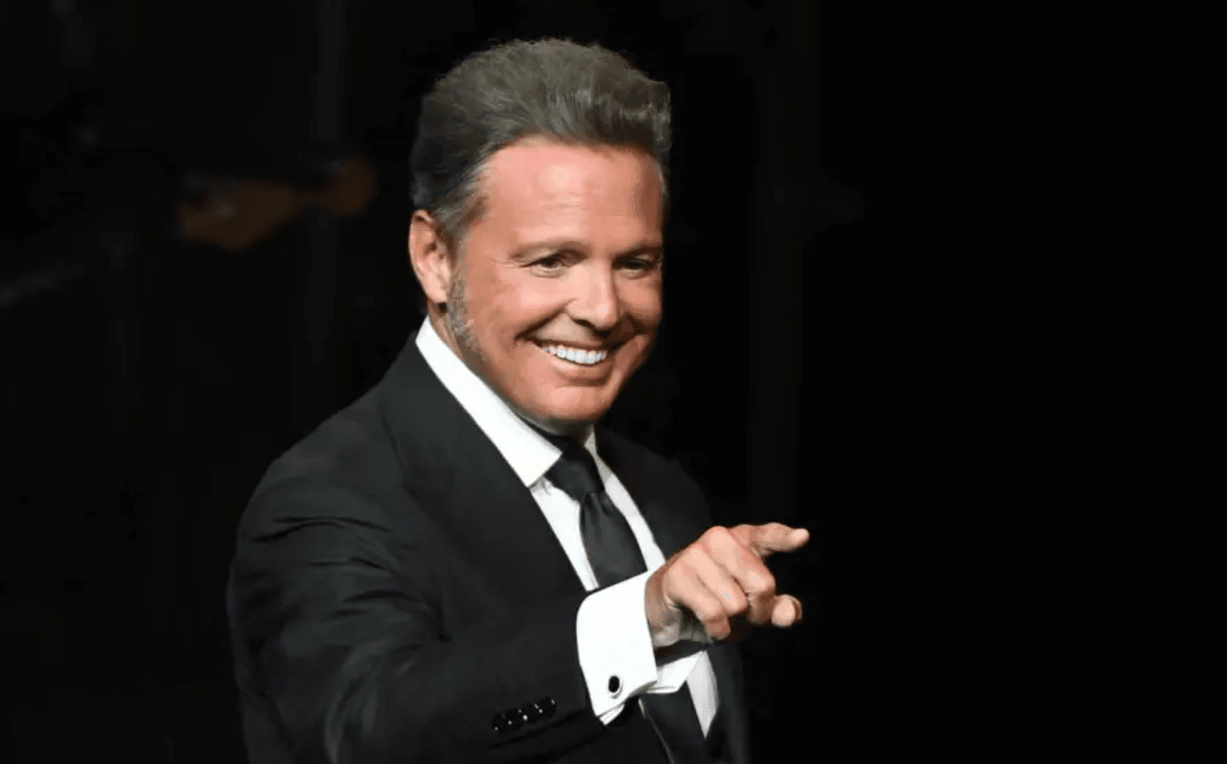 Luis Miguel anuncia 5 fechas más