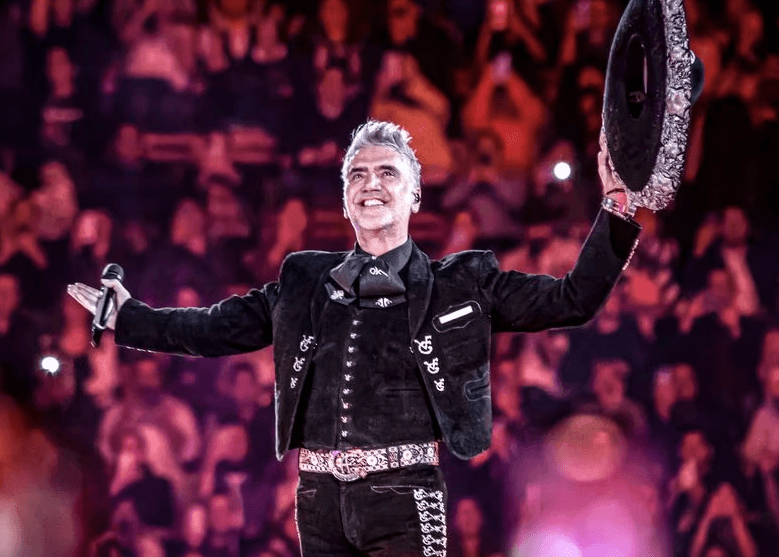 Alejandro Fernández homenajeará a su padre