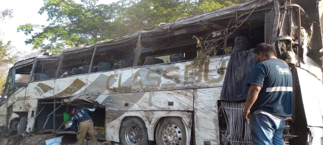Accidente en Compostela, el chofer salió ileso