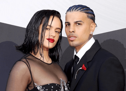 Rauw Alejandro confirma el fin de su compromiso con la Rosalía