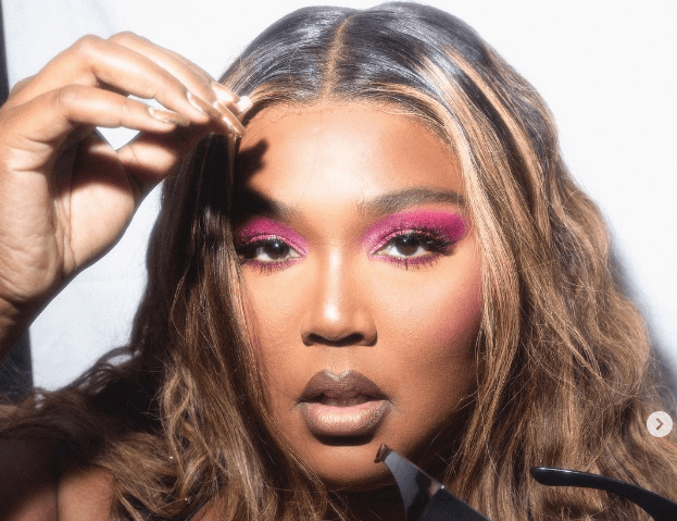 Se acumulan acusaciones contra de Lizzo para la demanda por acoso