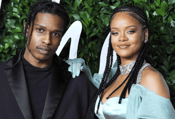 Rihanna se convirtió en mamá por segunda ocasión