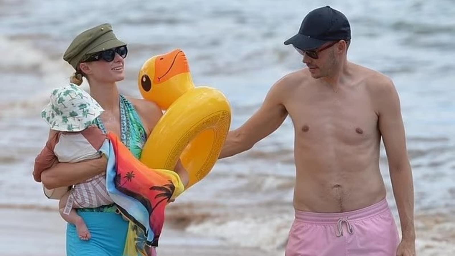 Paris Hilton es criticada por vacacionar en Hawái