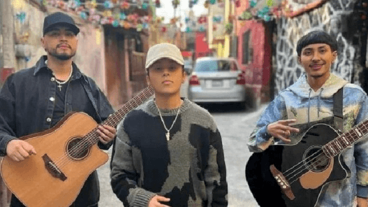 Yahritza y su esencia pide perdón en Monterrey