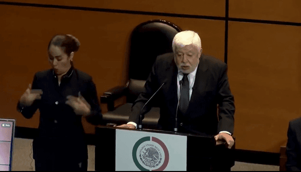 Jaime Maussan acudió al Congreso para hablar de extraterrestres