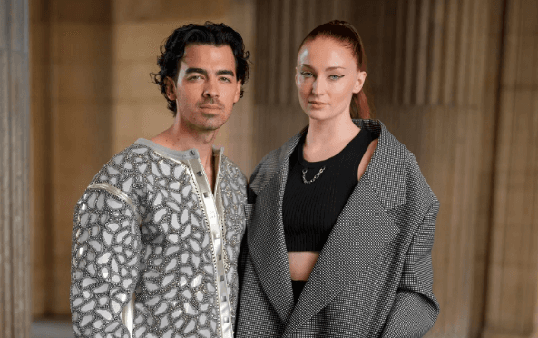 Sophie Turner demanda a Joe Jonás por sustracción de menores