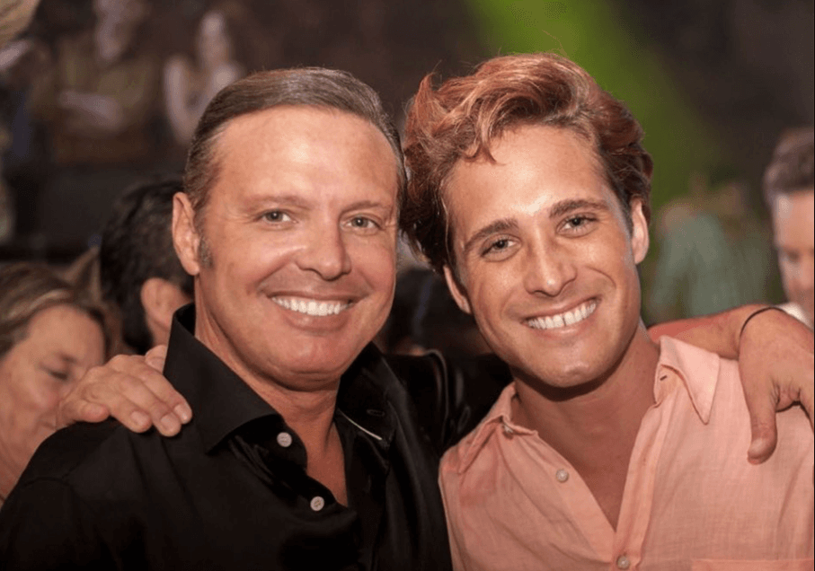 Diego Boneta sorprende a todos en el concierto de Luis Miguel