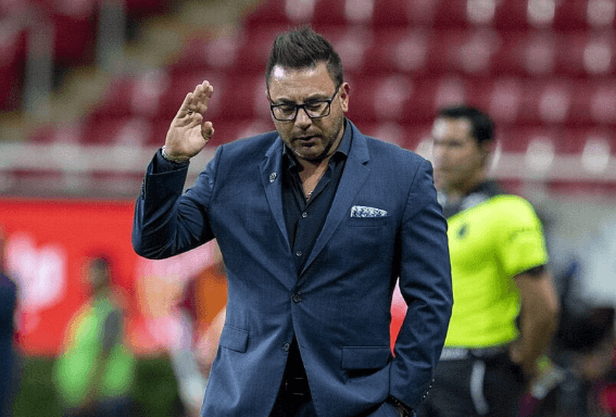 El Turco Mohamed se va de los Pumas